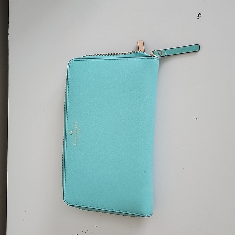 Kate spade travel wallet